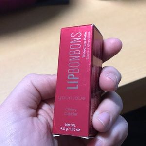 Younique lip bon bon